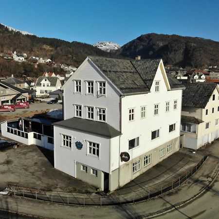 Grand Hotell Sauda Budget Bagian luar foto
